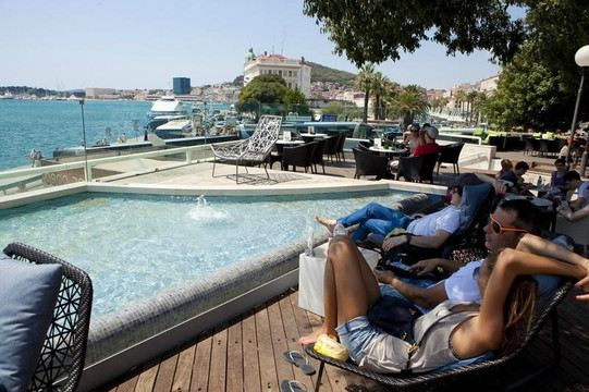 Inbox Day and Night Bar-斯普利特必去景点