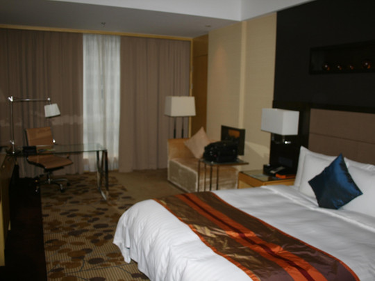 浦西万怡酒店主图