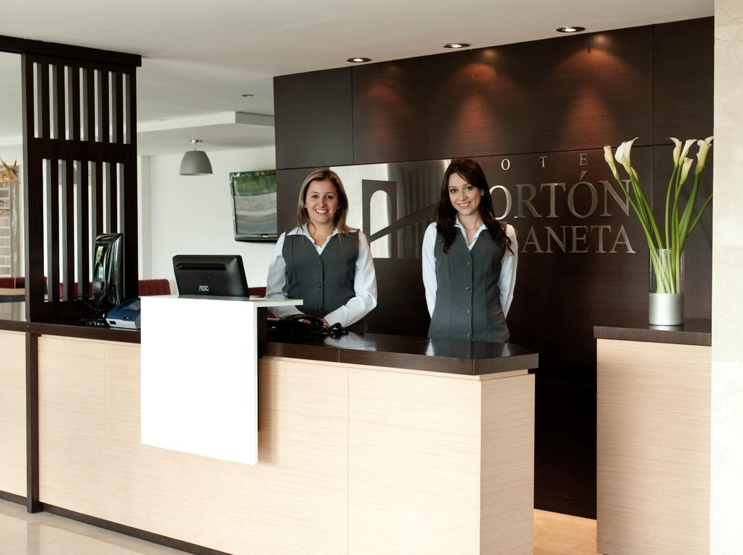 Hotel Porton Sabaneta主图