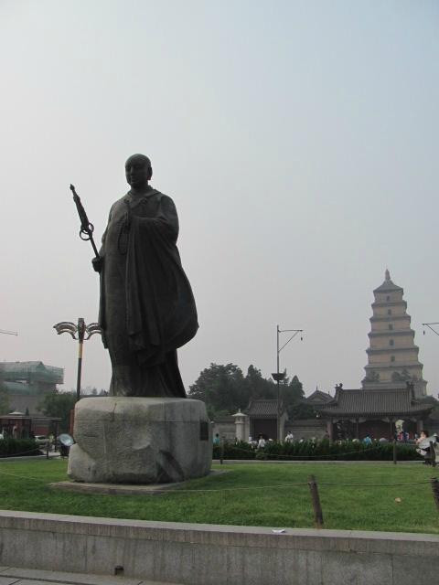 玄奘法师铜像-西安市必去景点
