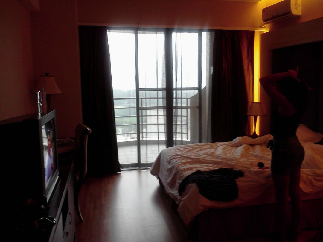 汤泉春天高尔夫酒店主图