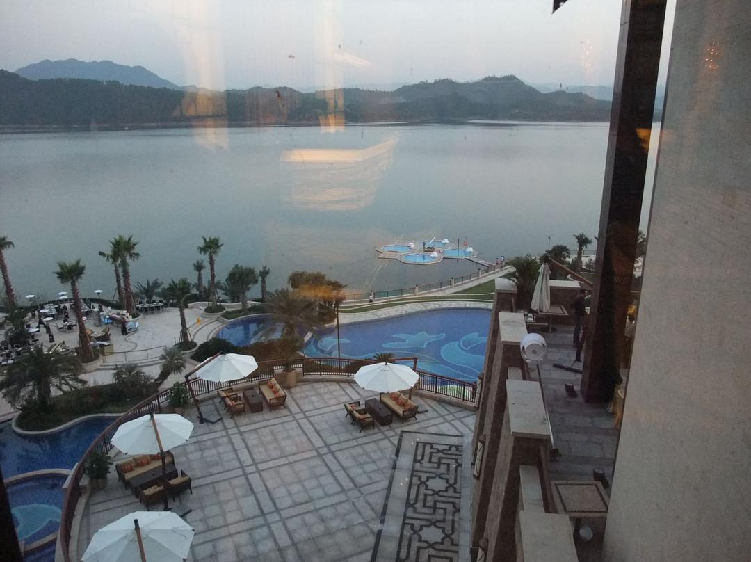 千岛湖滨江希尔顿酒店主图