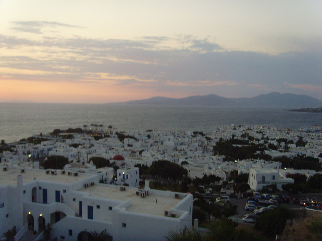 Sunset Party at Elysium Hotel-米克诺斯镇必去景点