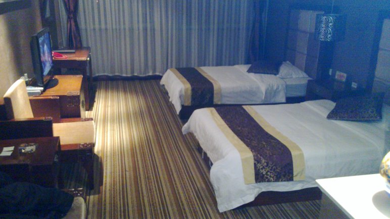 乌拉特前旗英丽泽大酒-客卧