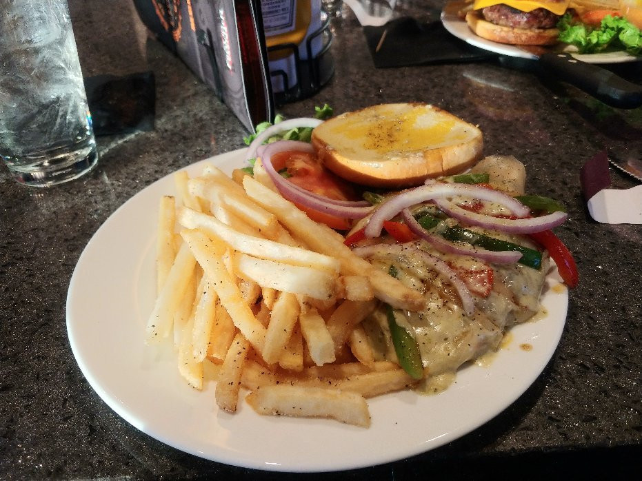 Wathena餐馆和美食-Fireside Sports Bar and Grill