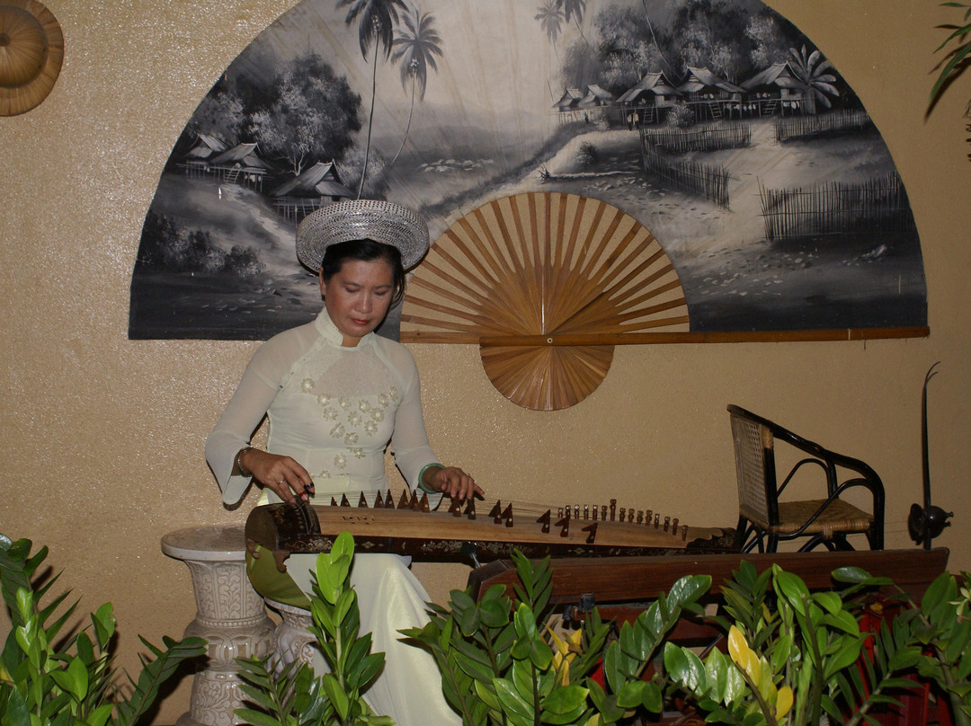 Nha Hang Guest House