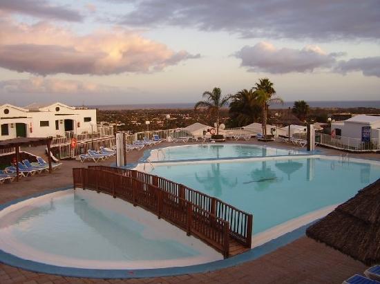 Vista Dorada Apartments-泳池