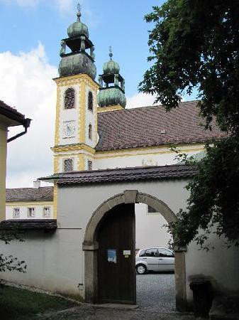 Pilgrimage Church and Pauline Fathers' Monastery景点图片
