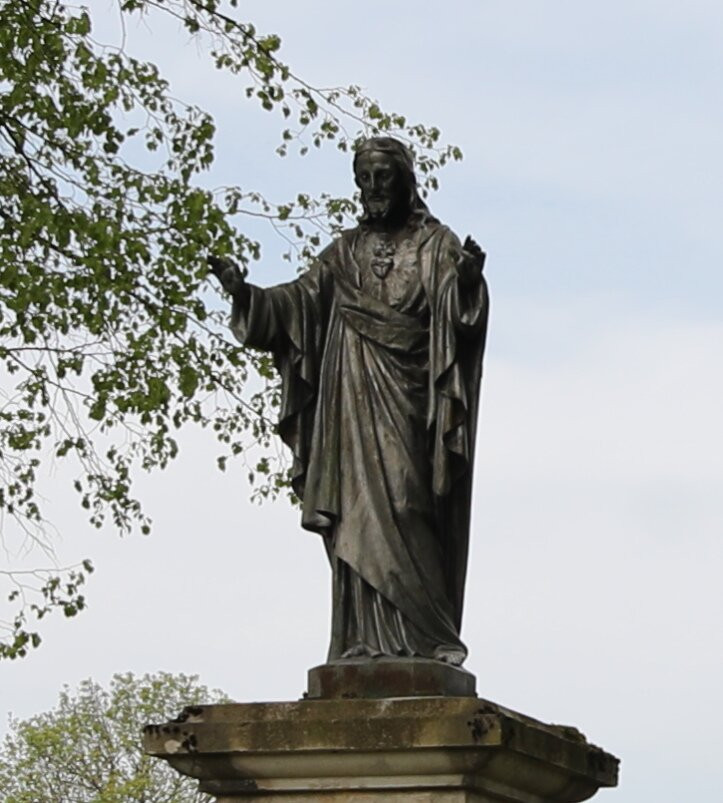 Statue Sacré-Cœur de Jésus à La Marre-La Marre必去景点