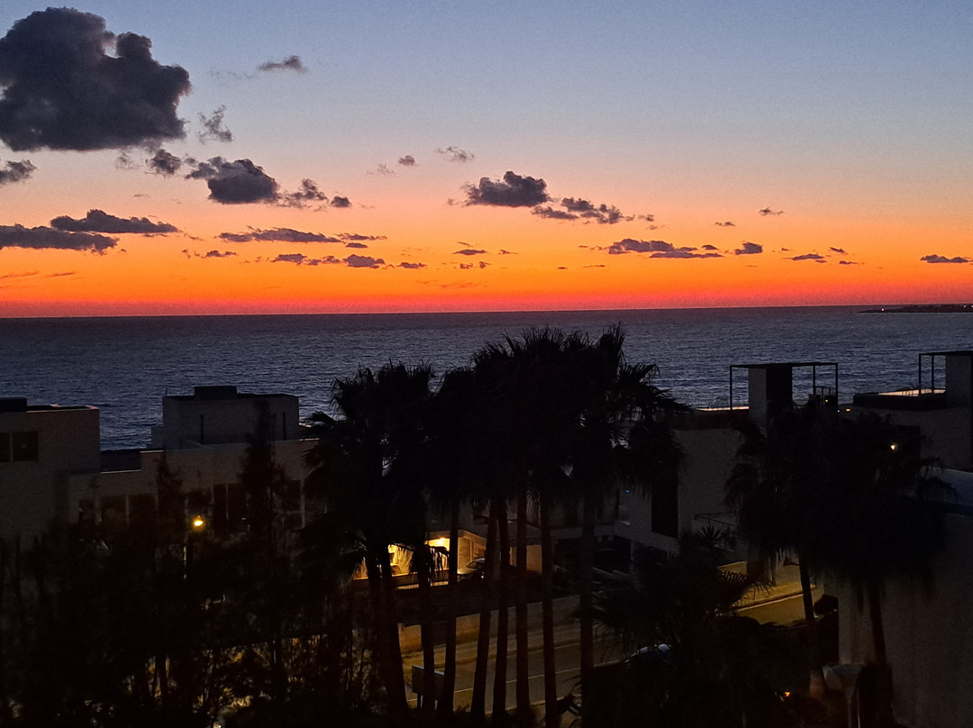 日落湾假日乡村酒店主图