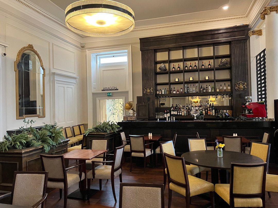 Oatlands Park Hotel主图
