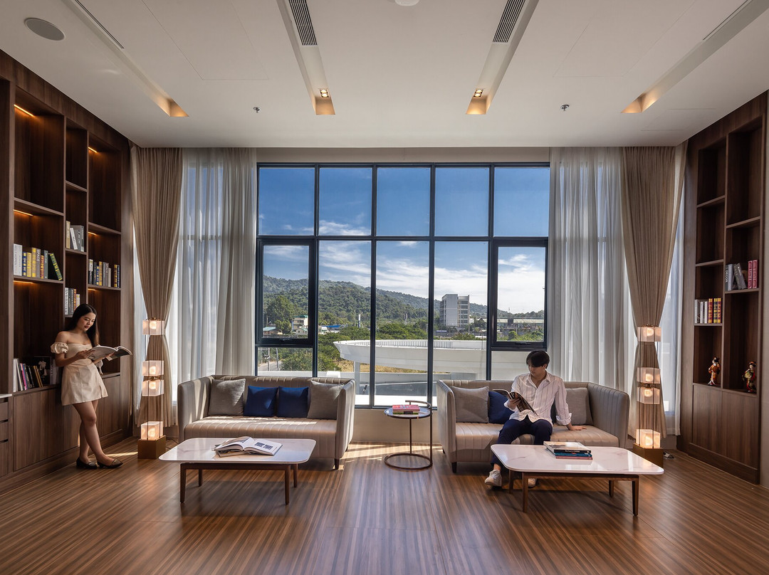 S. Sriracha Hotel & Residence主图