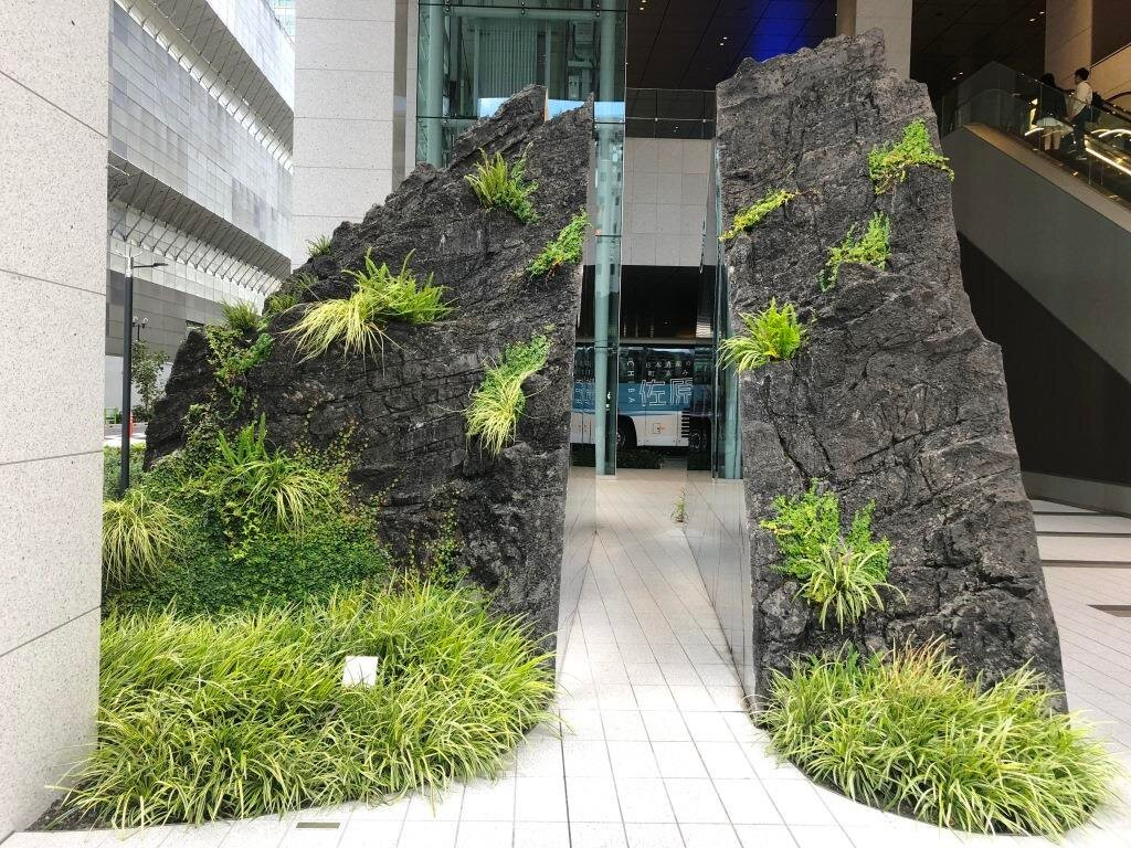 Mountain Range by Takashi Kuribayashi-Yaesu必去景点