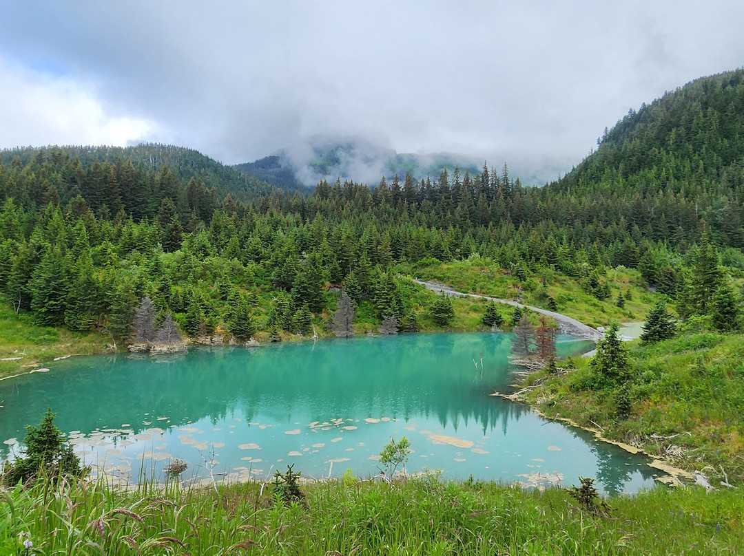 Sheridan Glacier Lake景点图片