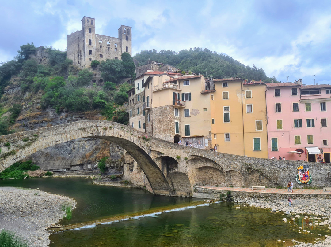 Live Harmony-芒通必去景点