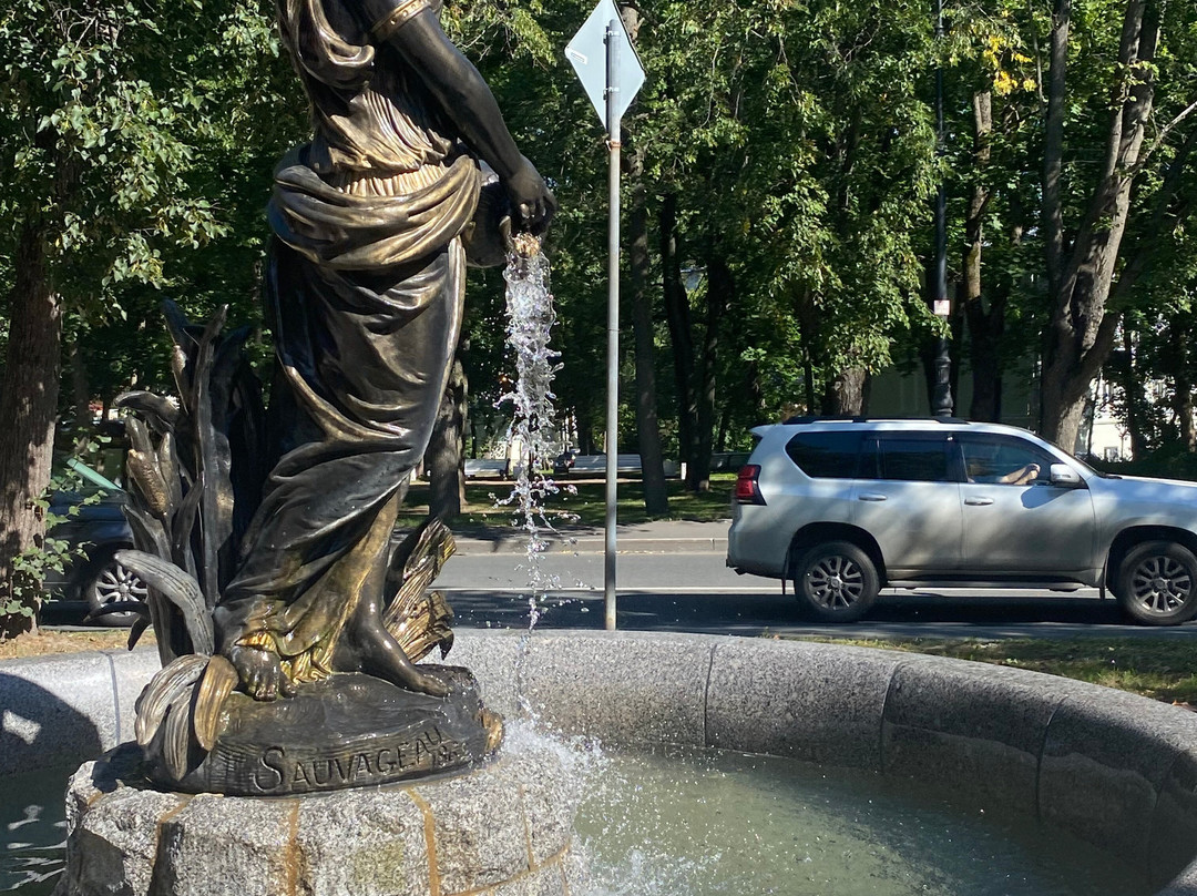 Flora Fountain景点图片