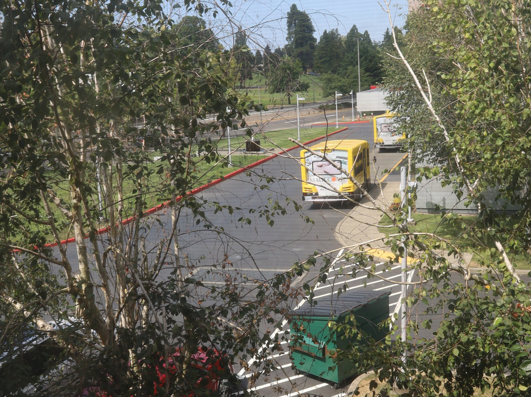 西雅图机场红屋顶客栈酒店主图