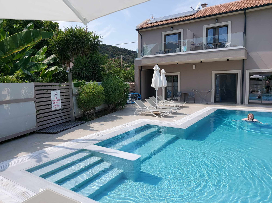 Notos Luxury Studios & Apartments主图