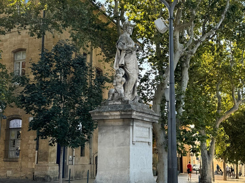 A la Francaise! Provence-阿维尼翁必去景点