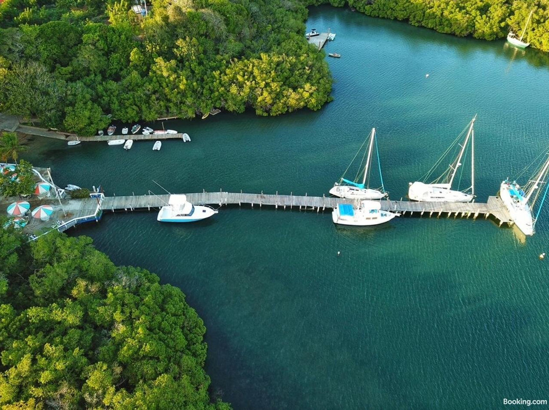 Puerto Blanco Marina & Hotel主图