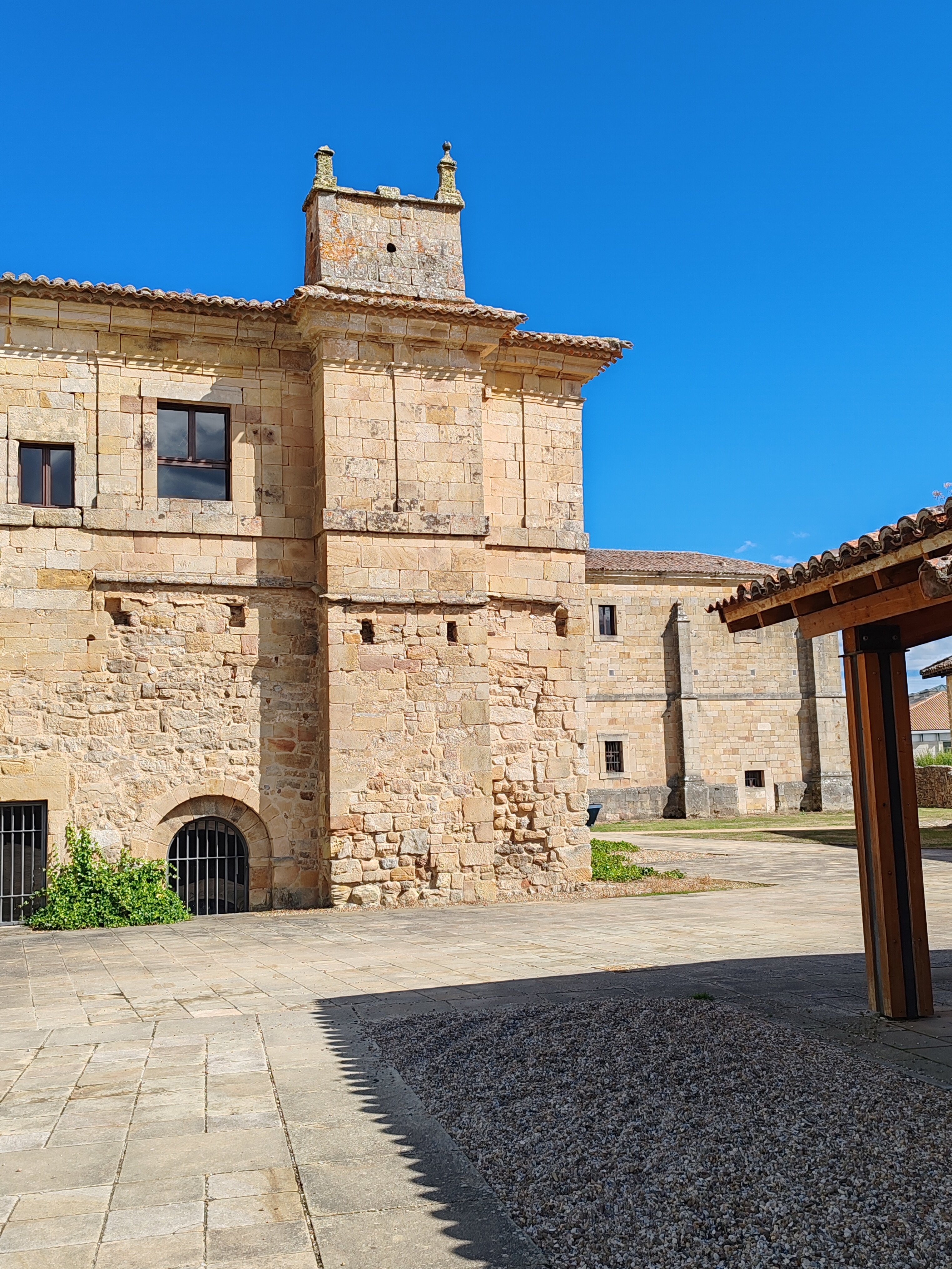 Posada Santa Maria La Real-浴室