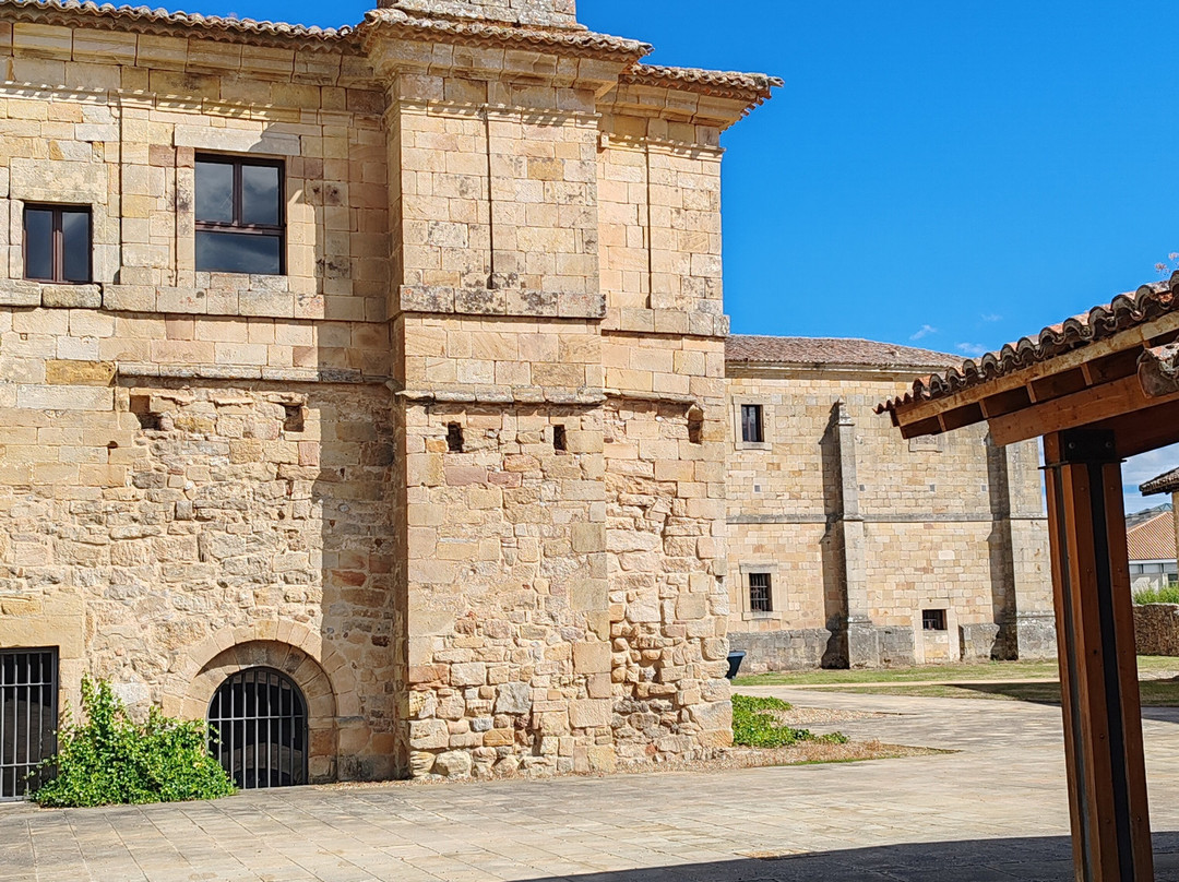 Posada Santa Maria La Real主图