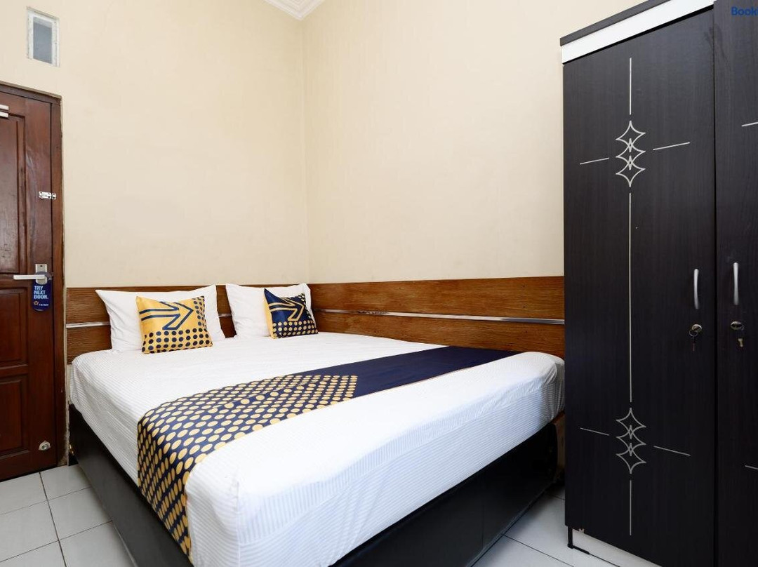 Super OYO 2209 Solo Point Guest House Syariah