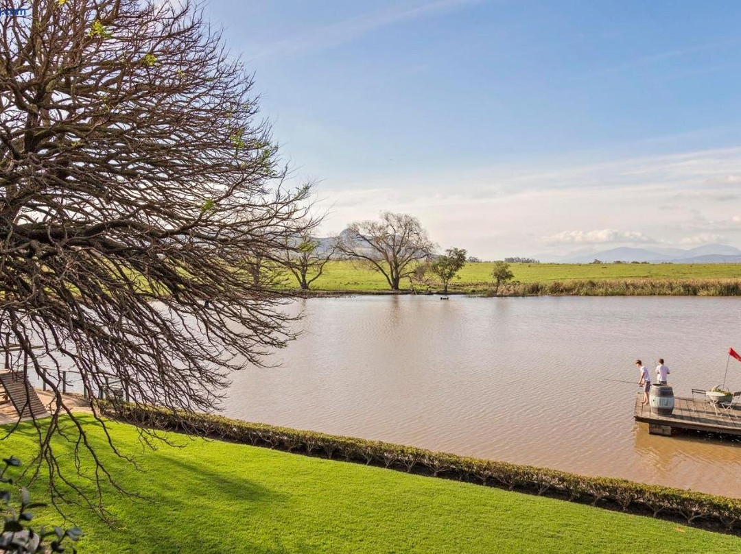 Waterside Le Bonheur Croc Farm主图