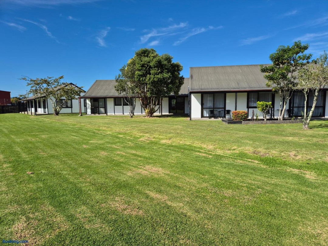 Magnolia Court Motel