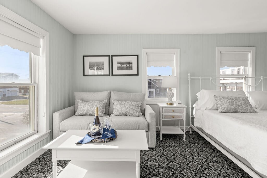 Addy Sea Historic Oceanfront Inn主图