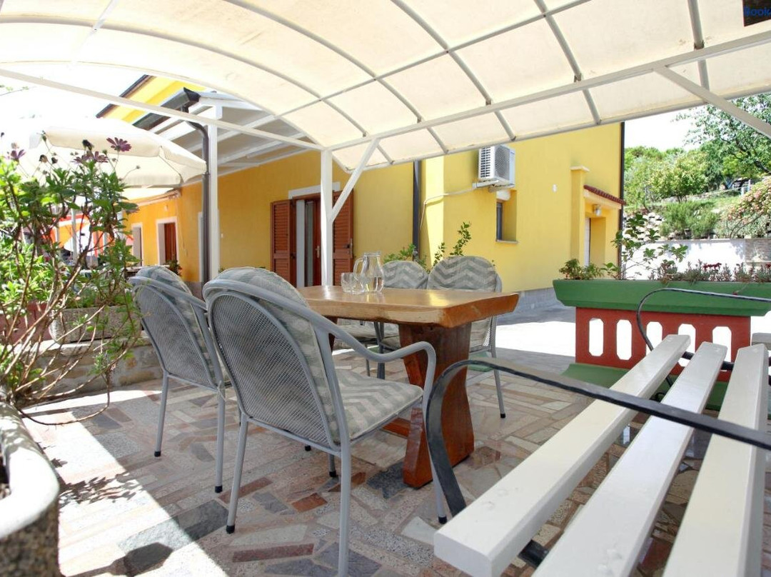 DINO Studio and Room Apartments
