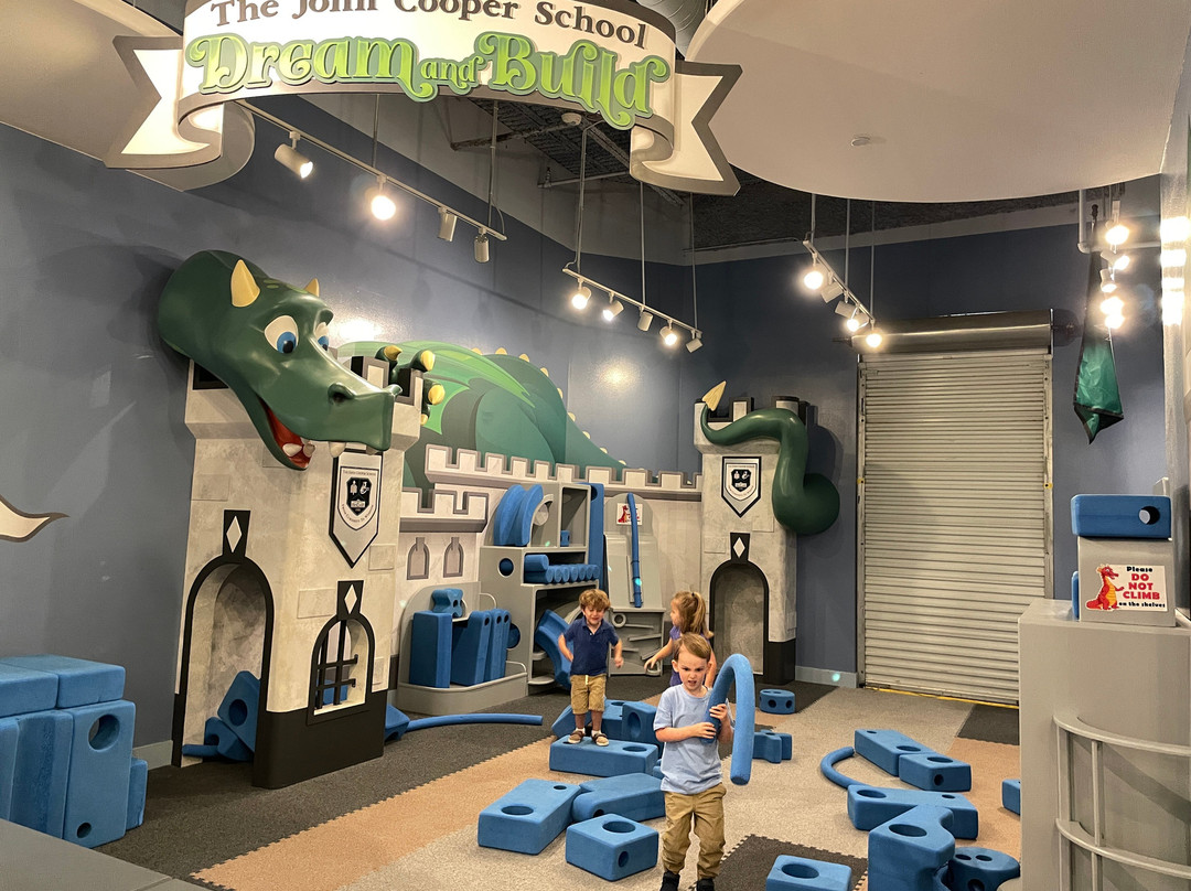 伍德兰兹旅游景点-The Woodlands Children's Museum