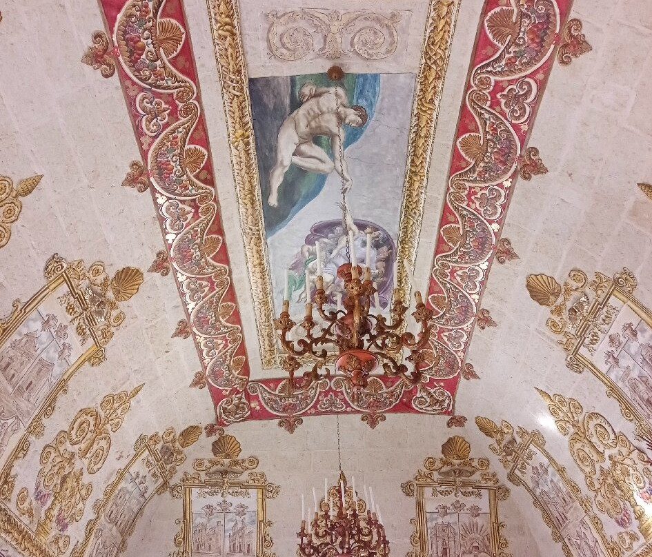 Palazzo vescovile castro-Castro必去景点