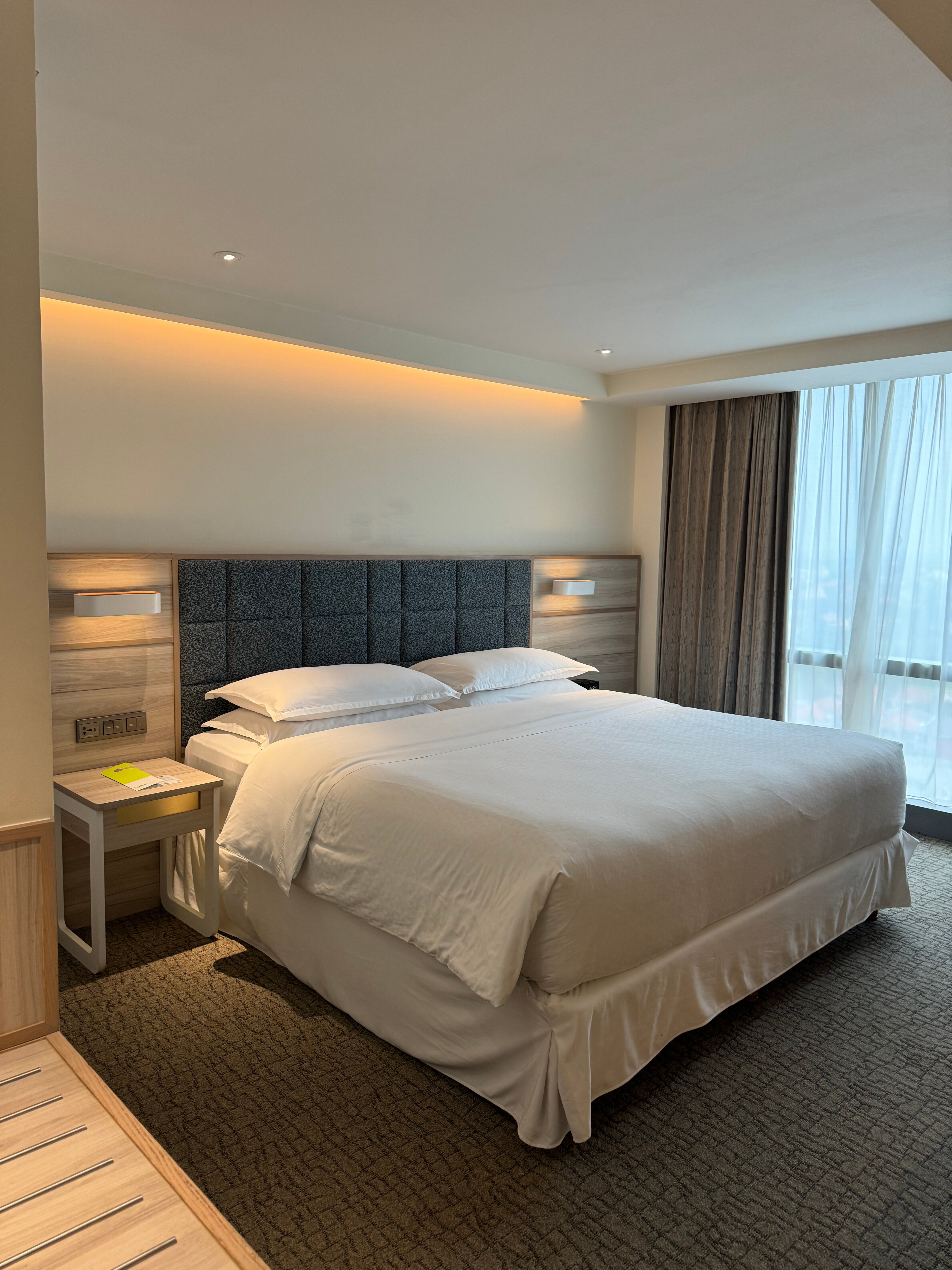 Four Points by Sheraton Surabaya, Pakuwon Indah-客卧
