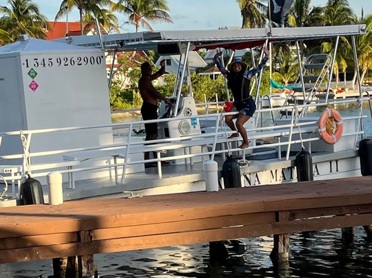 Cayman Boat Adventures-乔治城必去景点