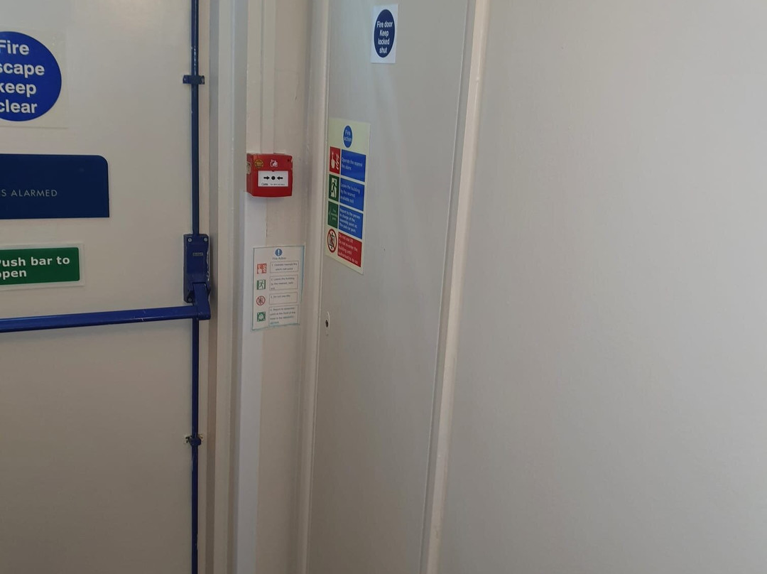 伦敦依尔福间士山酒店主图