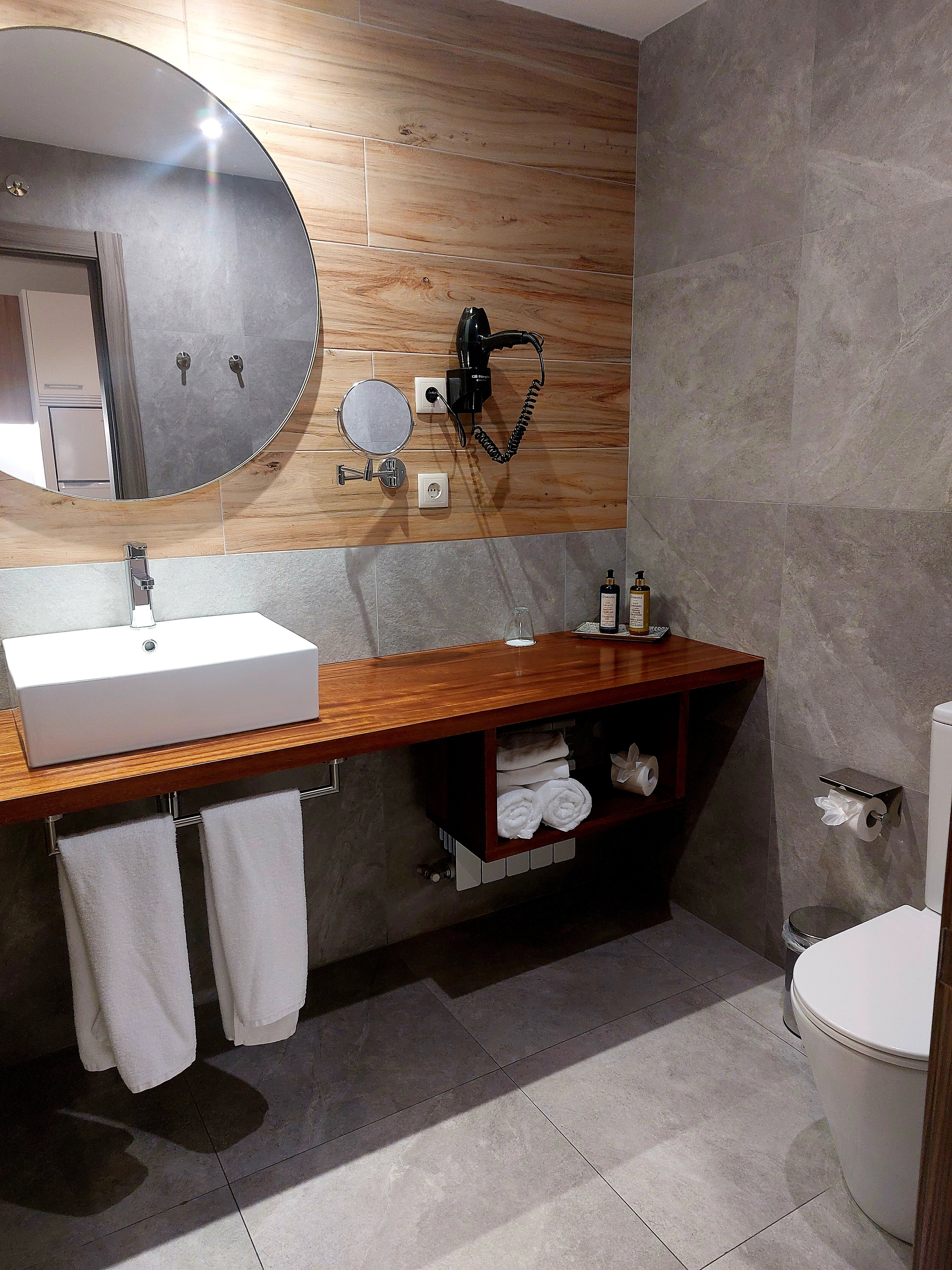 Dauria Suites HA-浴室