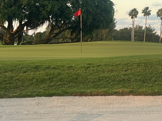 Hollybrook Golf & Tennis Club-彭布罗克派恩斯必去景点