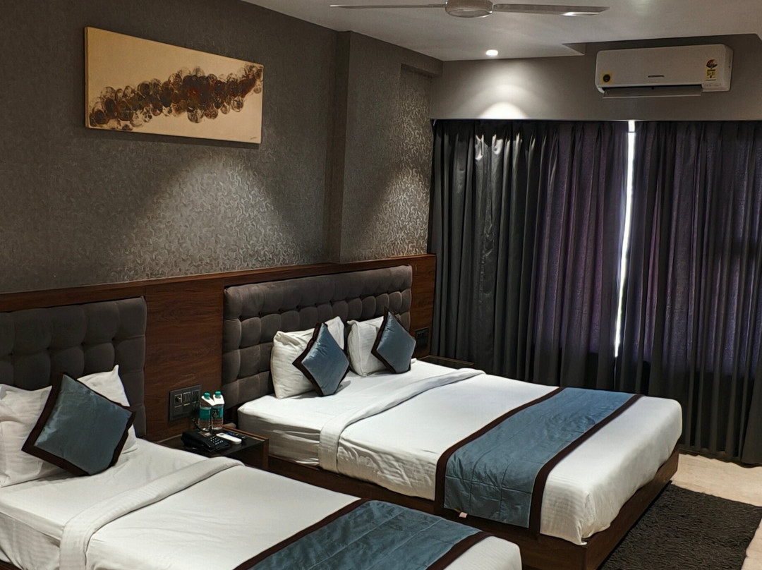 Alaukik Hotel Shirdi主图