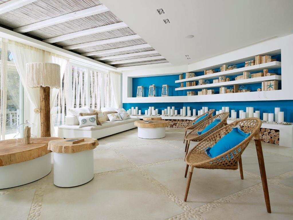 Artemis Seaside Resort主图