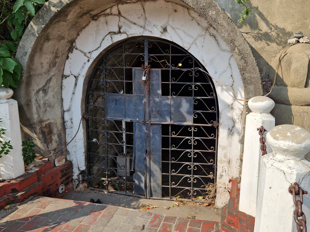 Sinking Bell Tower景点图片