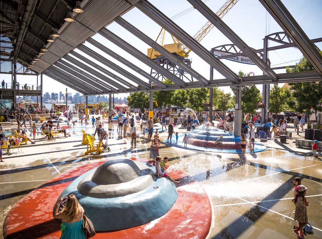 The Shipyards-北温哥华必去景点