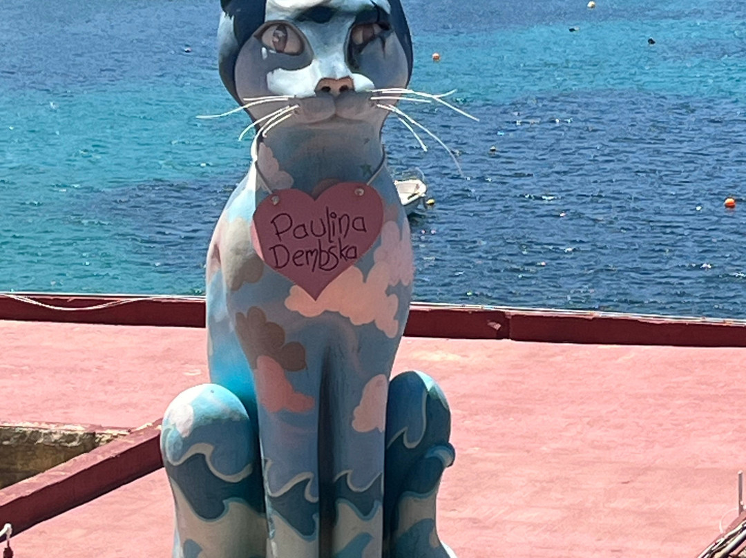 Cat Statue-斯利马必去景点