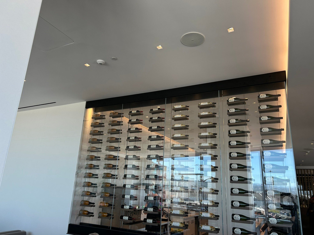 Maple Leaf Lounge-密尔布瑞必去景点