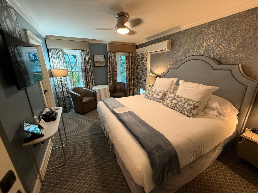 Lookout Point Lakeside Inn主图