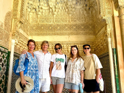 Miriam Tourist Guide-格拉纳达必去景点