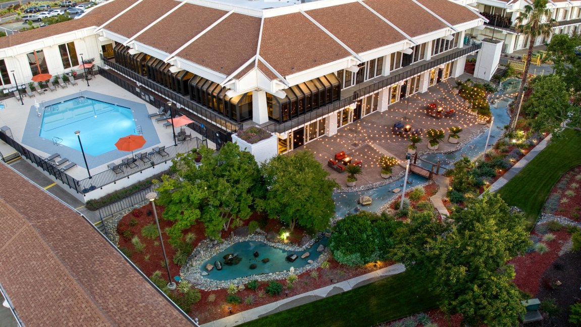 萨克拉门托希尔顿逸林酒店-泳池