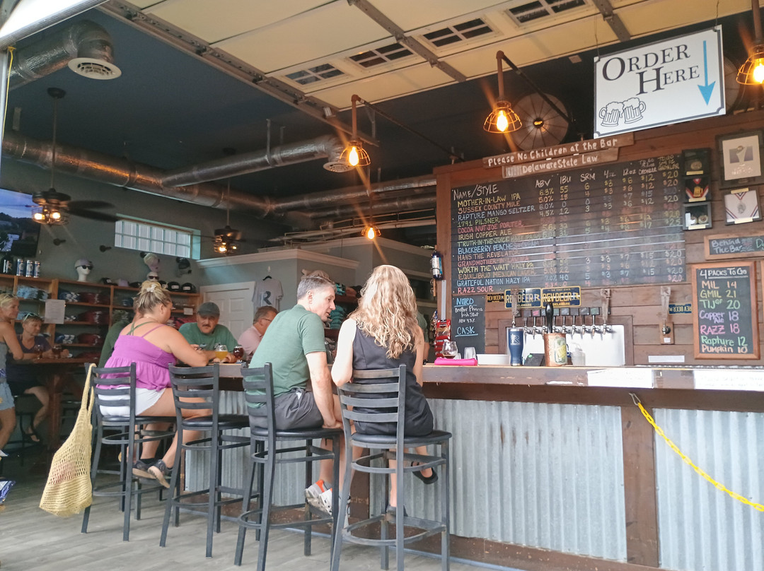 Revelation Craft Brewing Company-里霍博斯比奇必去景点