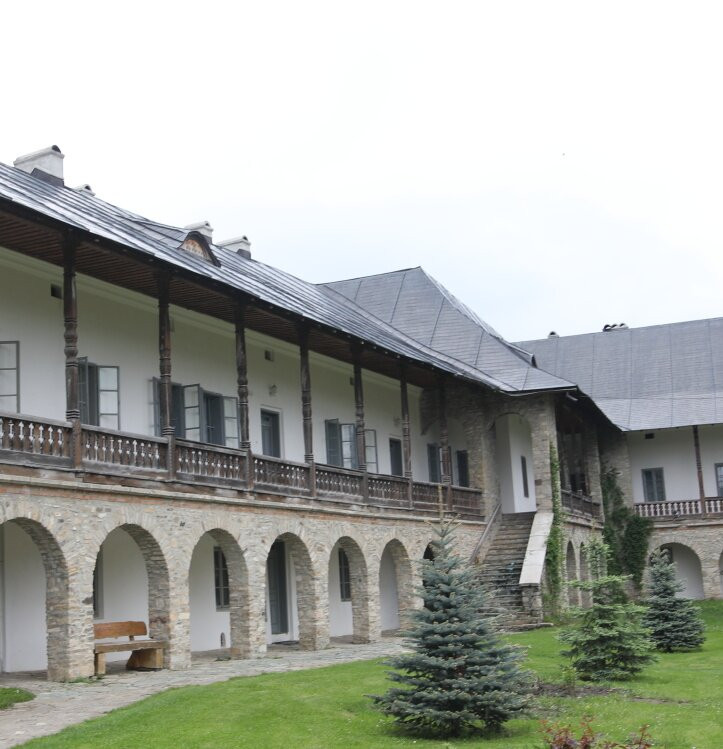 Le Cloître Du Monastère De Neamț-Targu Neamt必去景点