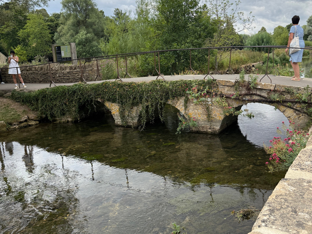 Cotswold eBikes-赛伦塞斯特必去景点